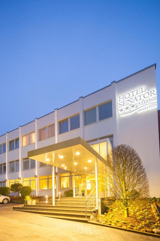 Hotel Senator Marina Wedel Buitenkant foto