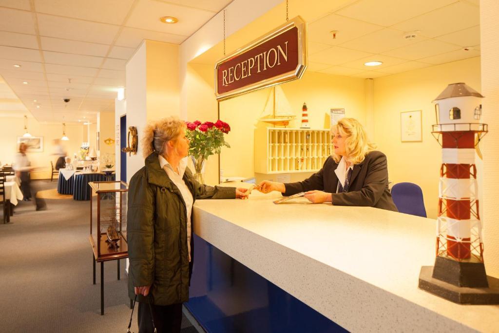 Hotel Senator Marina Wedel Buitenkant foto