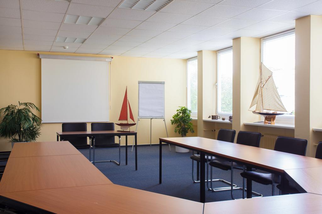 Hotel Senator Marina Wedel Buitenkant foto
